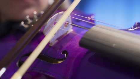 Playing-the-violin-close-up.